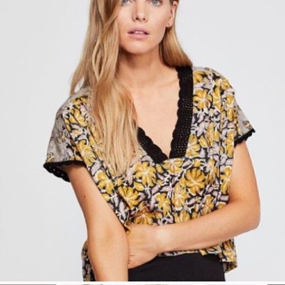 Free People Leilani Top Crochet Trim Print Cropped tee - Picture 2 of 7